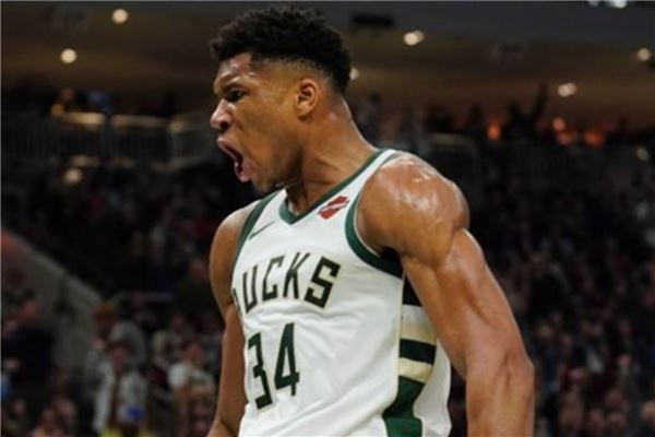 F1世界冠军现身2025阿布扎比大奖赛