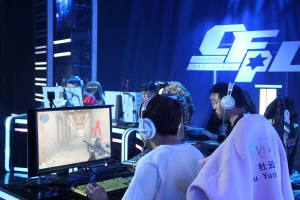 在与丹麦选 在与丹麦选